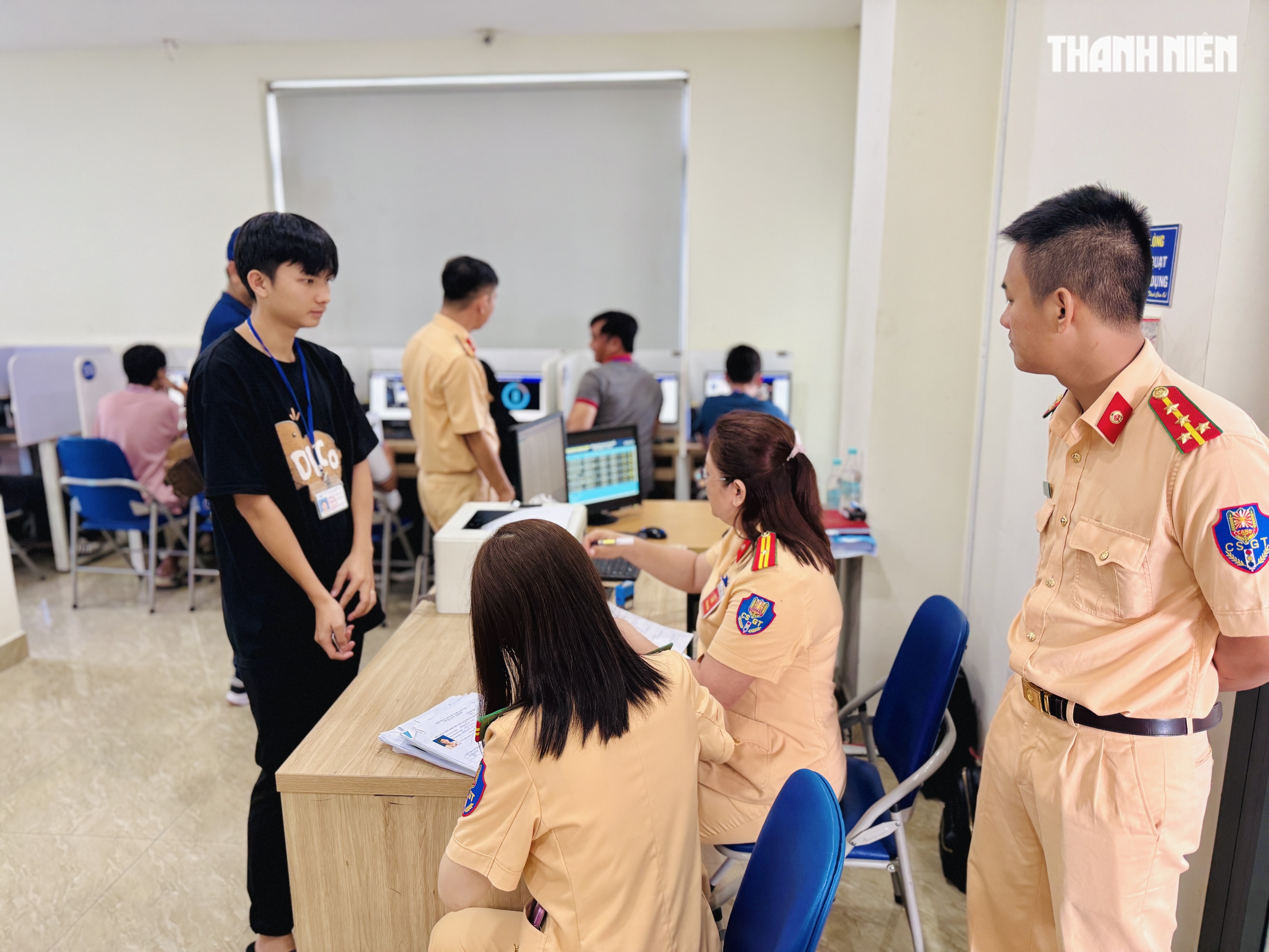 Công tác thi được phối hợp giữa CSGT cùng Trung tâm Đào tạo và sát hạch lái xe tổ chức bài bản, chỉn chu

