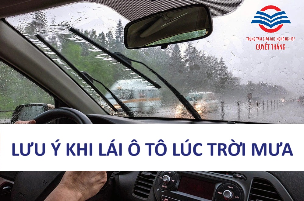 Lái xe trời mưa