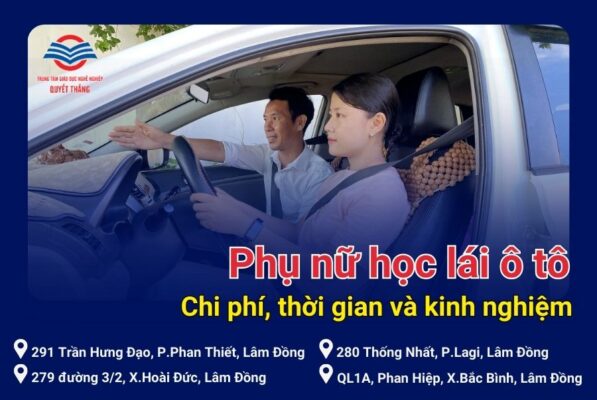 Phụ nữ học lái ô tô